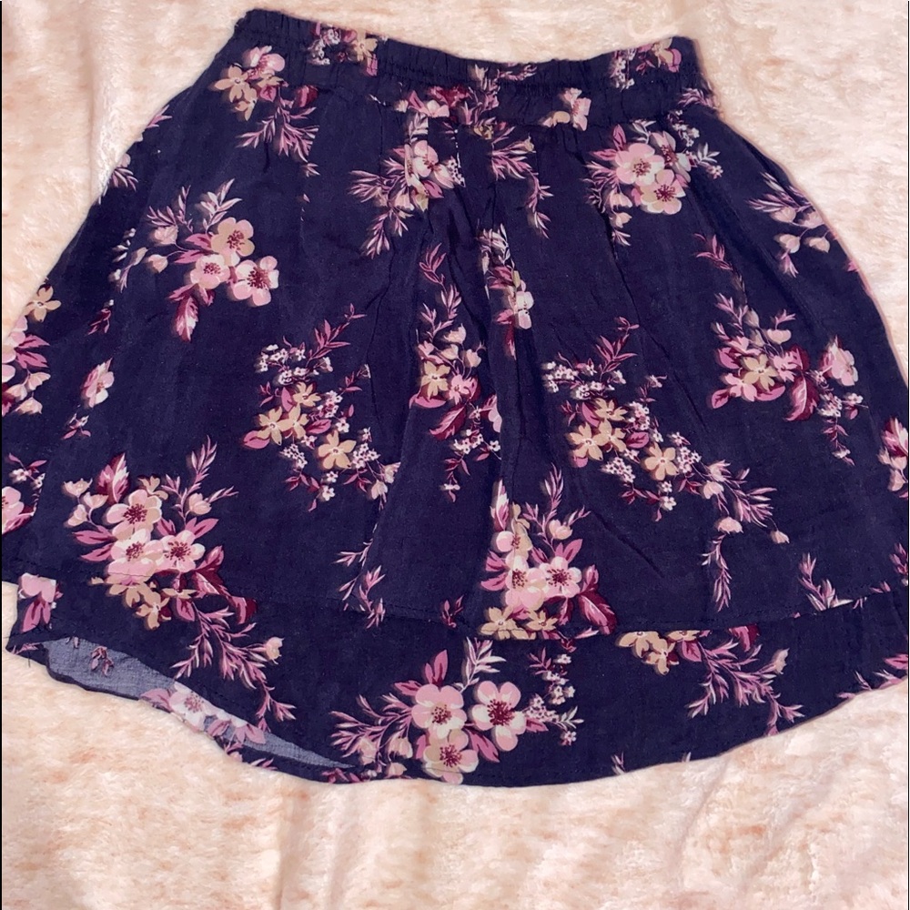 💗 3/$20 purple floral skirt